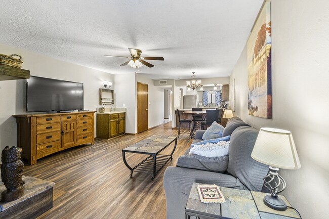 Building Photo - 214 Metz Dr