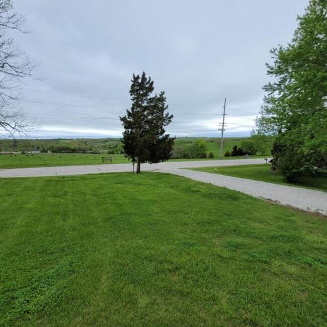 Building Photo - Single Family House 2BR-1BA - Villa Ridge MO