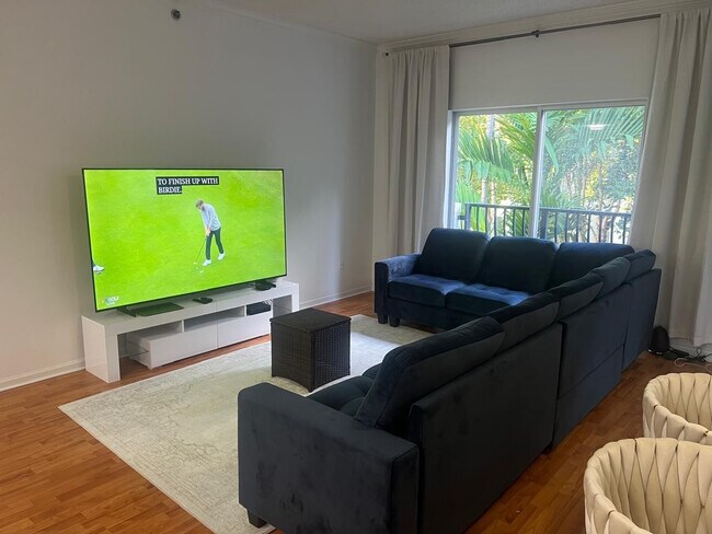 Building Photo - 3205 NE 184th St