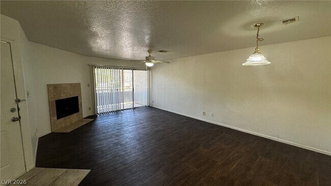 Building Photo - 5044 S Rainbow Blvd