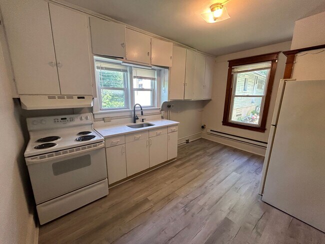 Building Photo - 412 Chestnut St