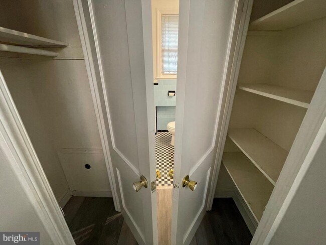 Building Photo - 600 I St NE