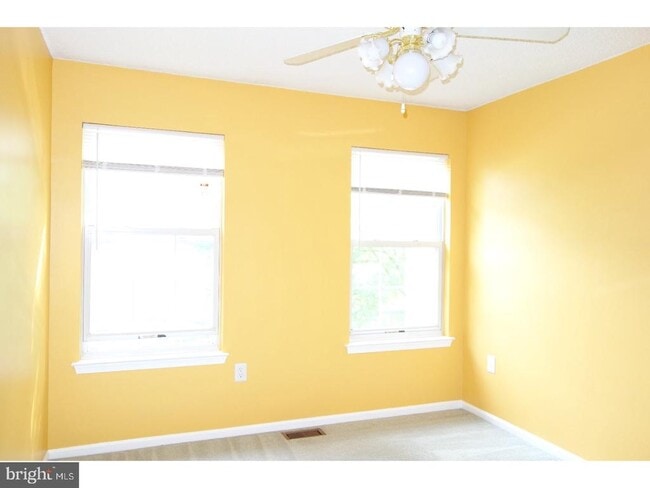 Building Photo - 162 Shrewsbury Ct