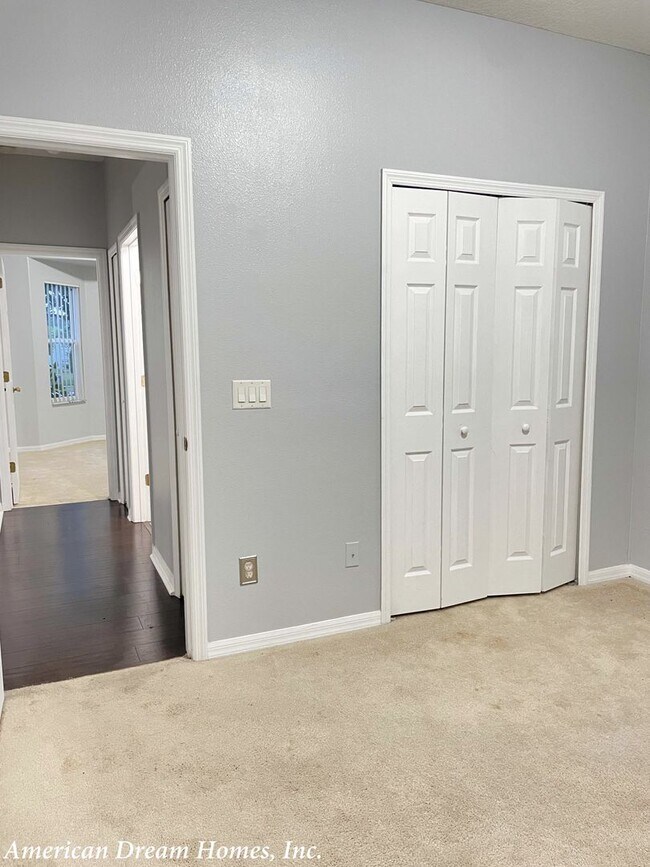 Building Photo - A Gorgeous Home with Beautiful Water View in Andover Point!