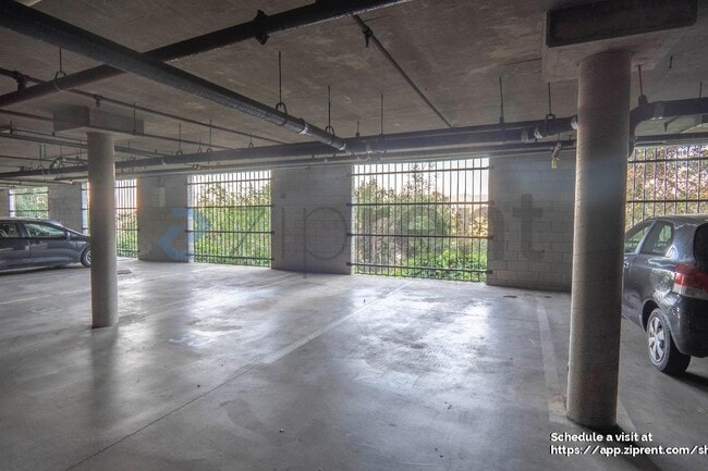 Building Photo - 4295 Vía Arbolada