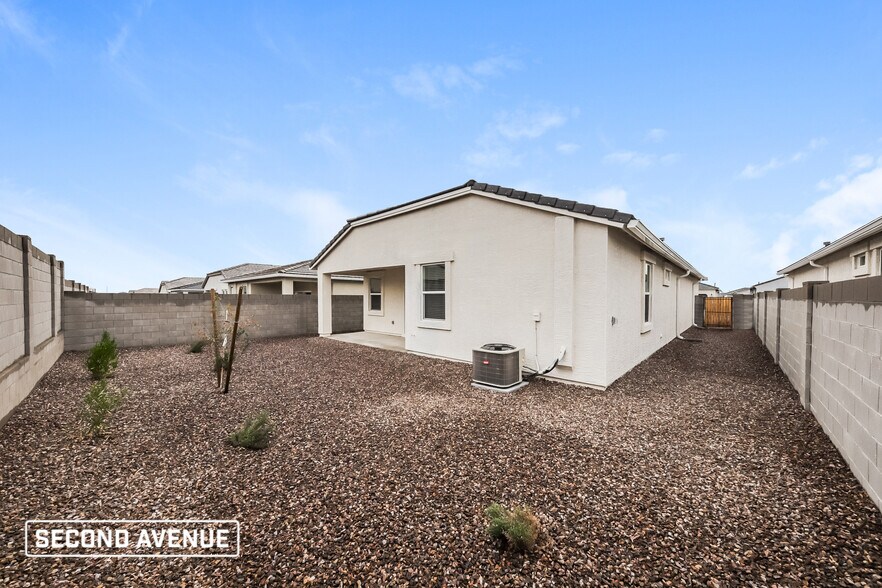 Building Photo - 18458 W Faye Way