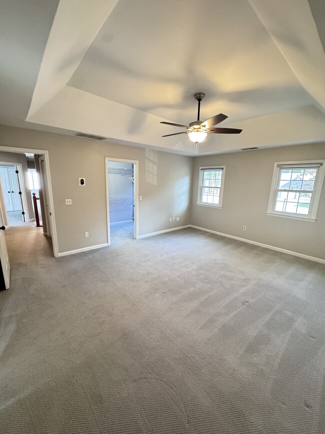 Building Photo - 1884 Dovonshire Rd S W