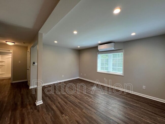 Building Photo - 109 Barnard Ave