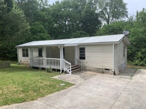 Building Photo - 6806 Skyview Dr SE