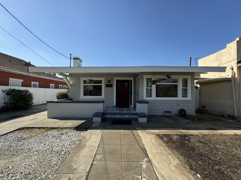Building Photo - 1183 N Normandie Ave