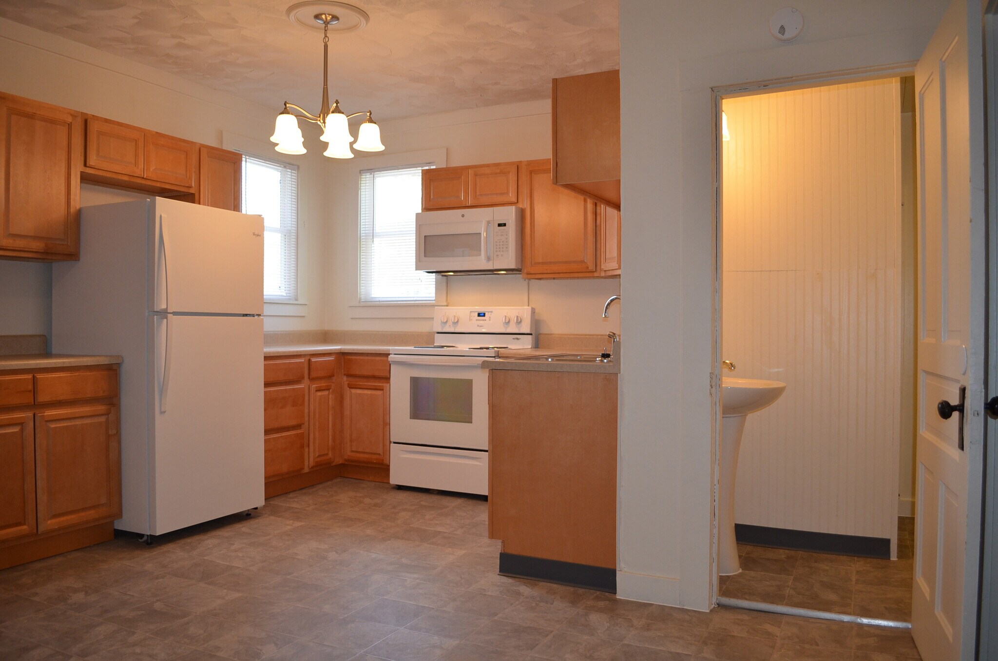 Building Photo - 48 Converse St