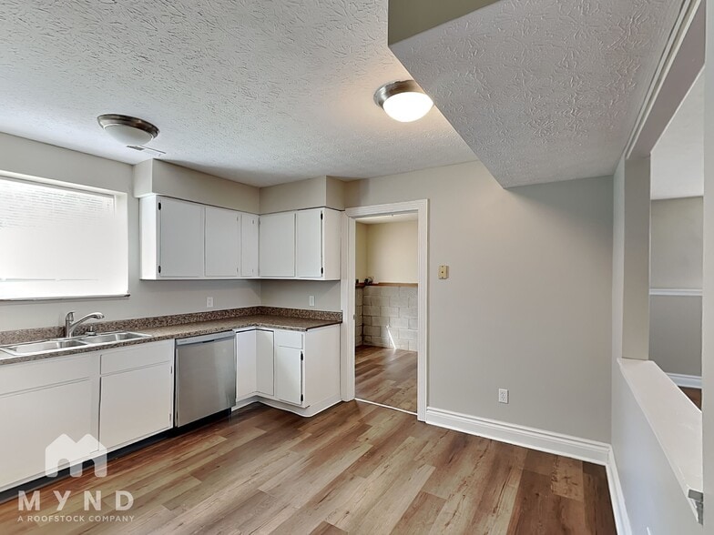 Building Photo - 181 Northwood Dr