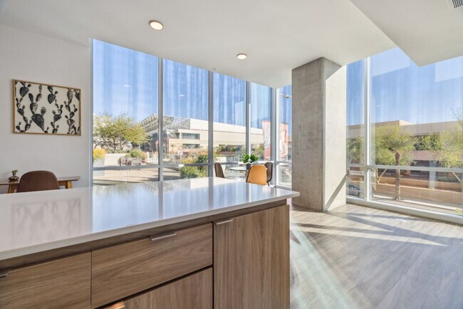 Building Photo - 222 E Jefferson St