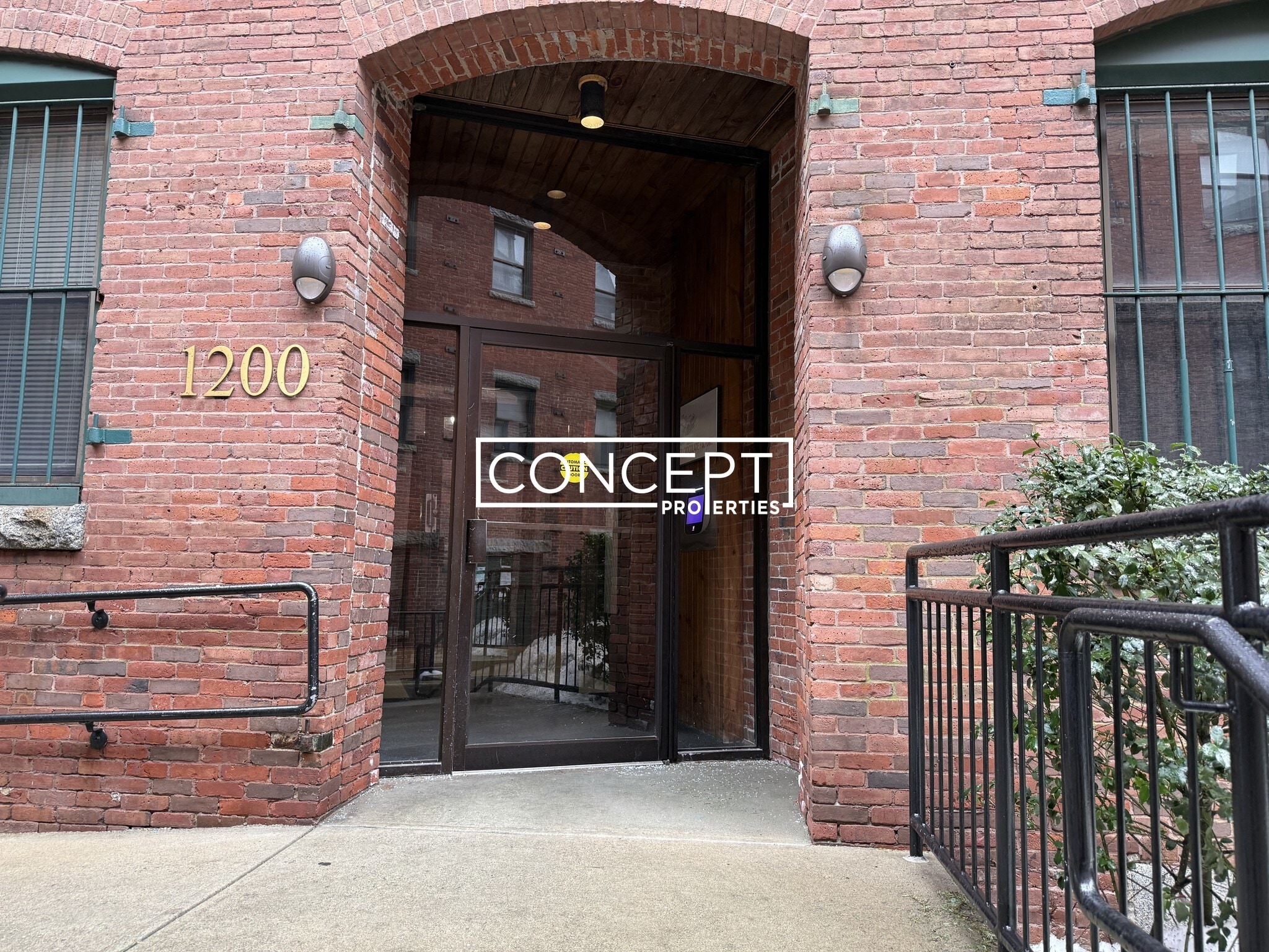 Building Photo - 1200 Adams St