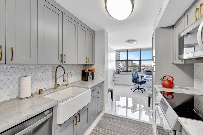 Building Photo - 2301 S Ocean Dr