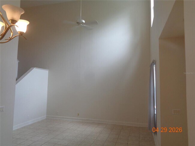 Building Photo - 210 Woodhouse Ln