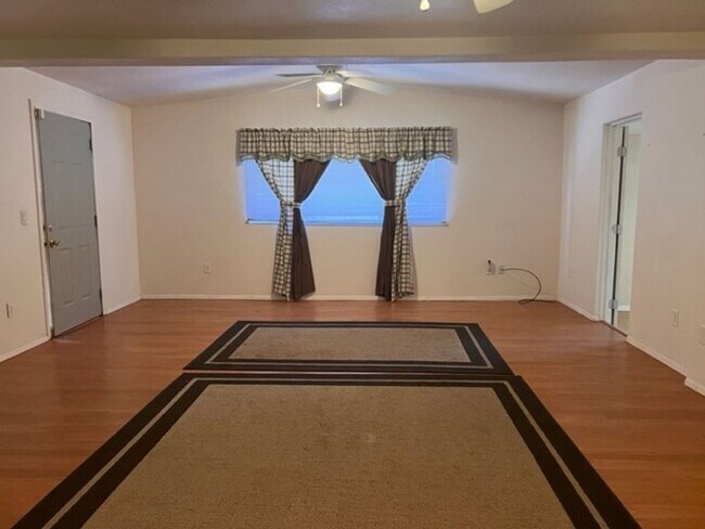 Building Photo - 4 Bedroom doublewide with Garage/Workshop ...