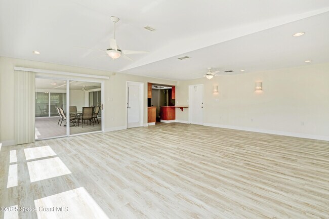 Building Photo - 1730 Canal Ct