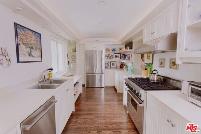 Building Photo - 31506 Bluff Dr