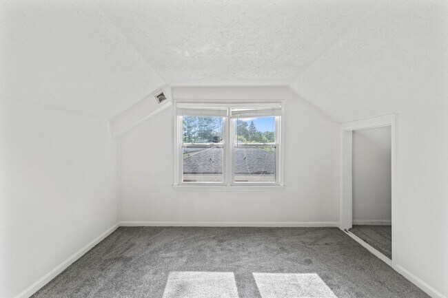 Building Photo - 4227 Hillbrook Dr