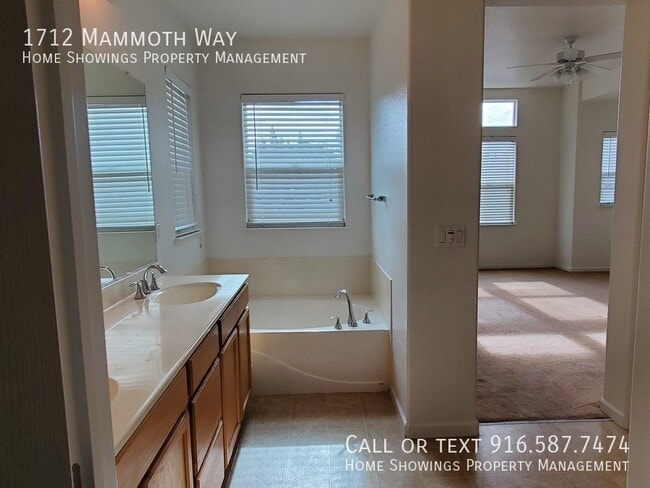 Building Photo - 1712 Mammoth Way
