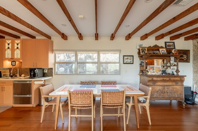 Building Photo - 1902 E Cortez St