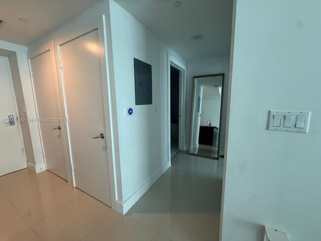 Building Photo - 500 Brickell Ave