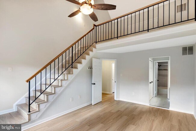 Building Photo - 12867 Mill House Ct