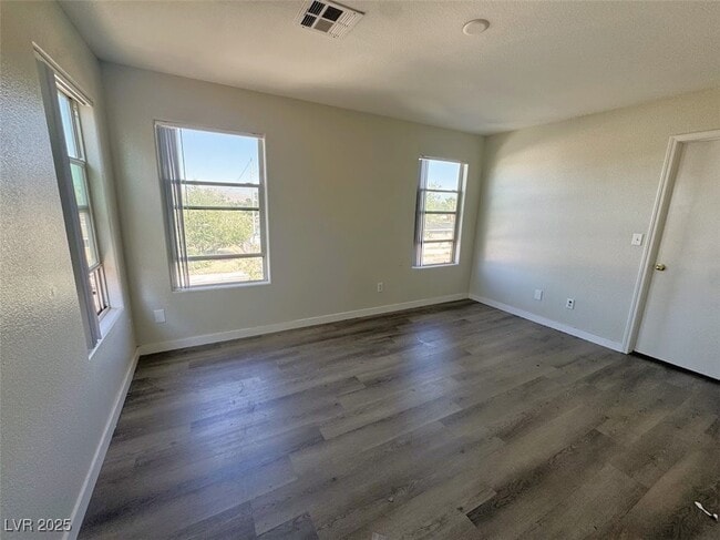 Building Photo - 2401 Living Rock Ave
