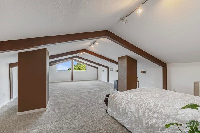 Building Photo - 4811 Soundside Dr