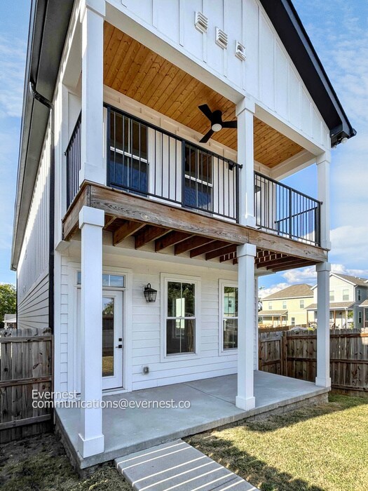 Building Photo - 1107 Walsh St