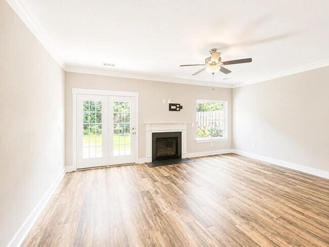Building Photo - 722 Elmbrook Dr