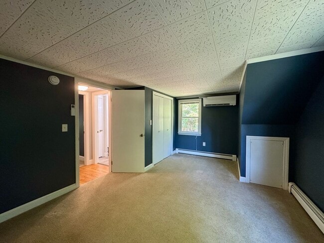 Building Photo - $3,195 Spacious 4BD/2BA Home w/Fenced Backyard | Available Now