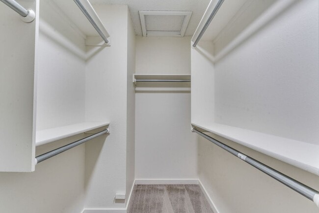 Building Photo - Completely renovated 4 bedroom, 3 bathroom...