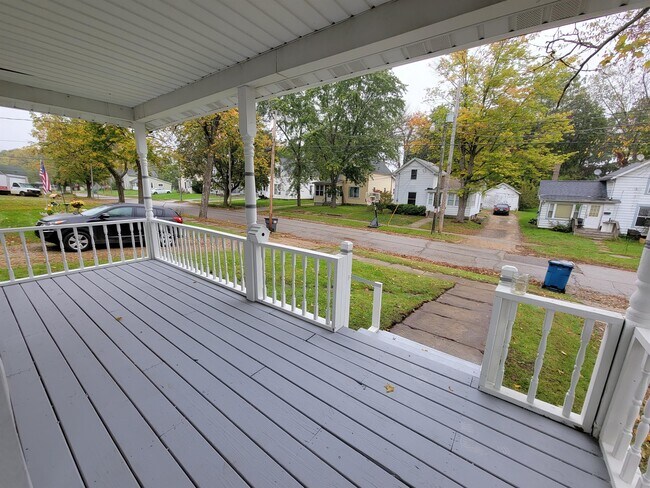 Building Photo - 419 Chestnut St