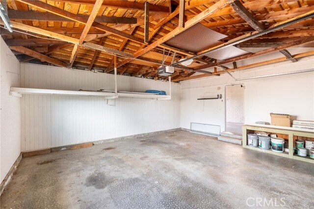 Building Photo - 2221 Palm Cir