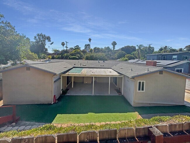 Building Photo - Beautiful 5BD/3BA House Near SDSU W/ W/D, ...
