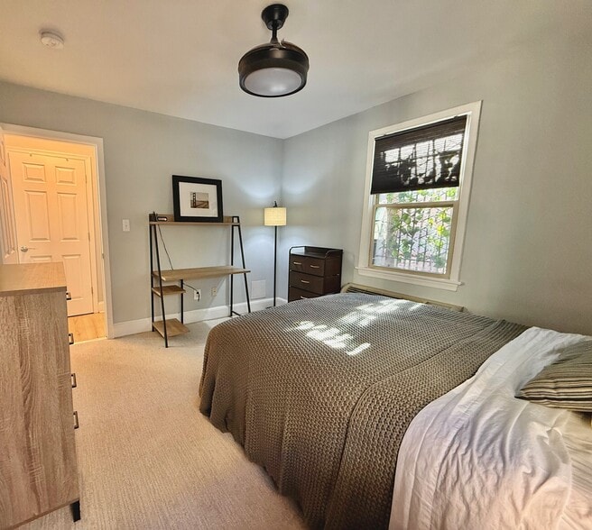 Building Photo - 1367 K St SE