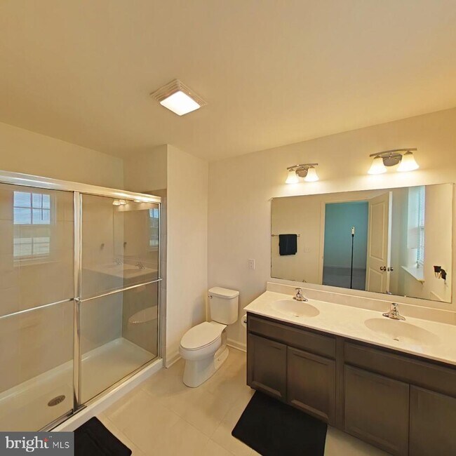Building Photo - 1445 Carrick Ct