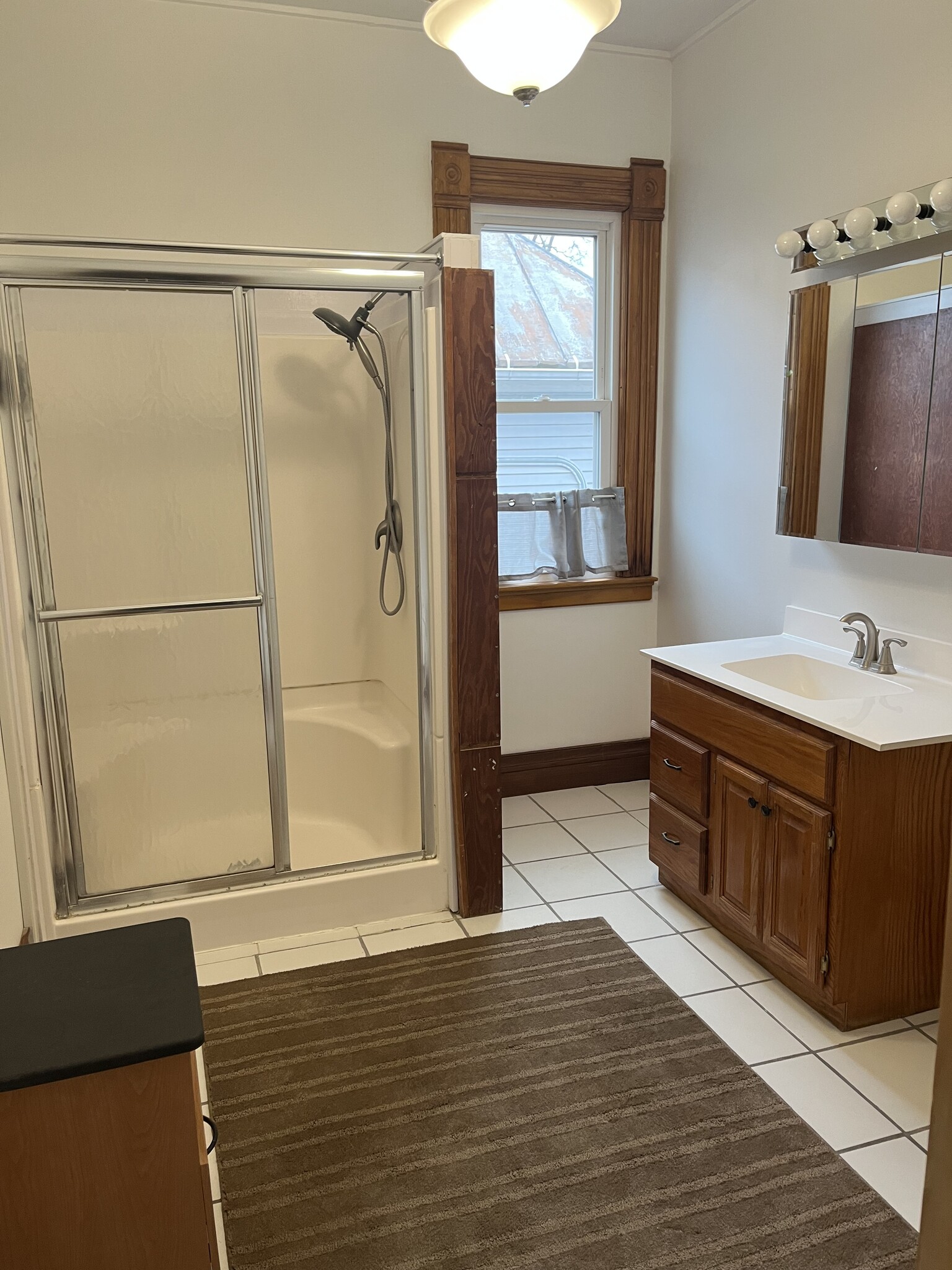 Lg bathroom - 518 5th Ave S