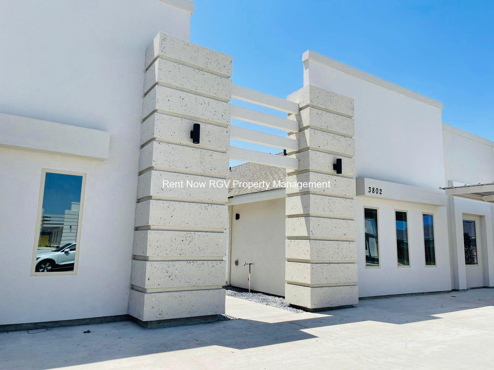 Building Photo - 3802 Las Vistas Ln