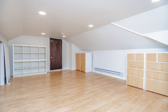 Building Photo - 415 Ridgeland Ave