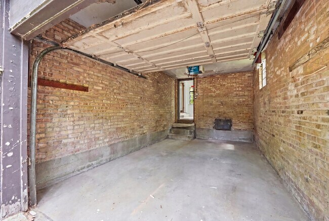 Building Photo - 3107 Dato Ave