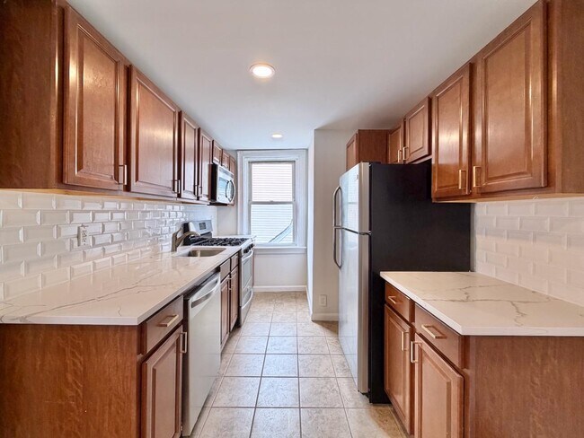 Primary Photo - 63 Coles St