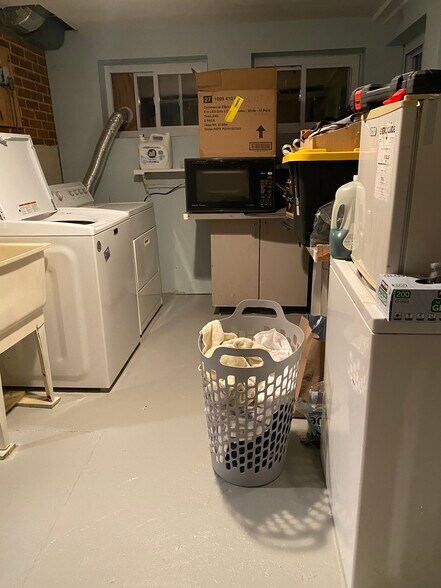 Laundry room - 3107 S Fox St
