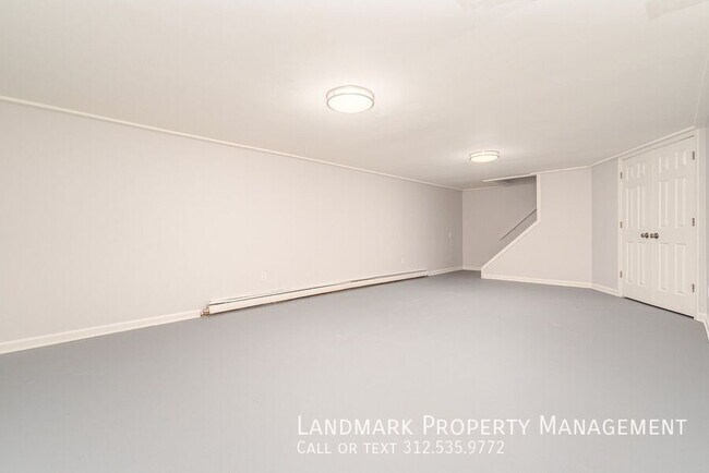 Building Photo - 9825 El Cameno Ln