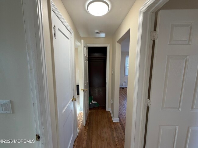 Building Photo - 2022 W Lake Ave