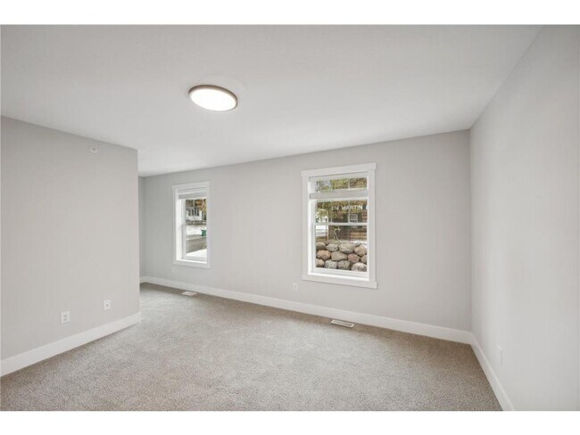 Building Photo - 3411 Douglas Dr N