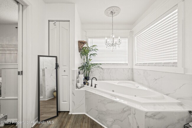 Building Photo - 4052 Montano Ave