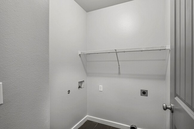 Building Photo - Exquisite 4 Bed, 2.5 Bath Redmond Retreat: Endless Backyard Amenities, Farmhouse Upgrades, and Tr...